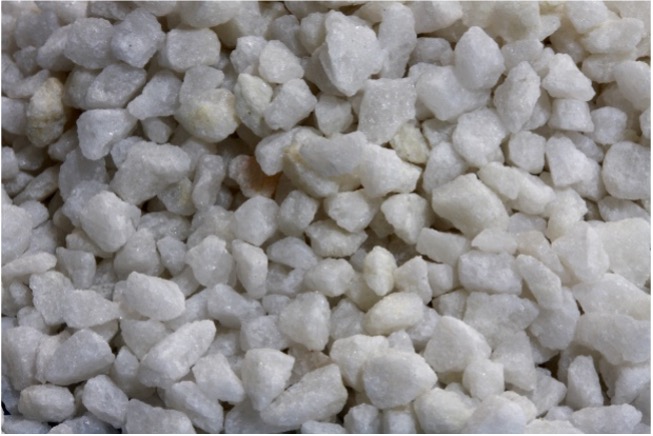 Crushed quartz mineral used in ceramic raw materials